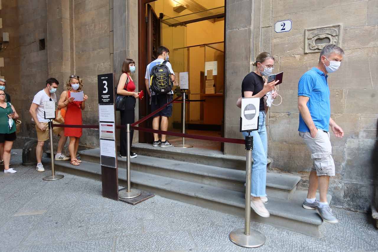 Line to the Uffizi Gallery