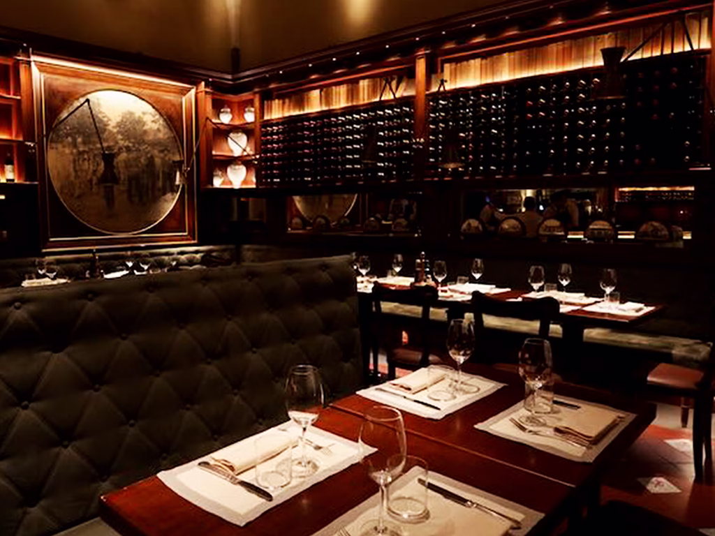 Cantinetta Antinori Interior tables
