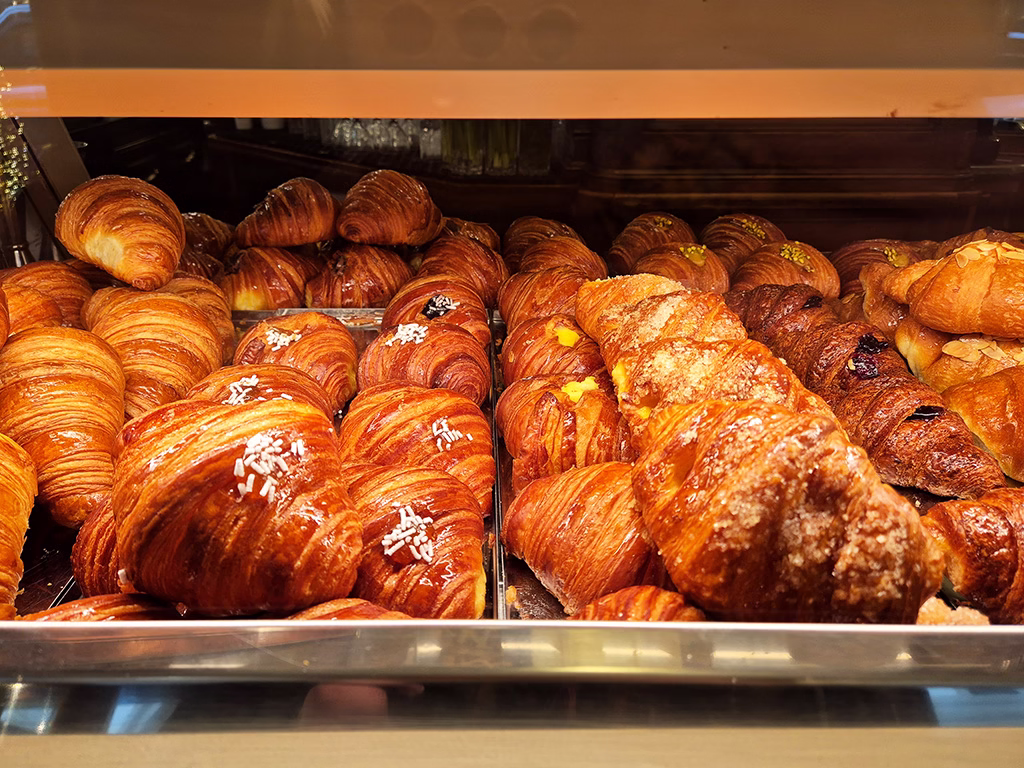 Cafe Gilli Cornetti Display